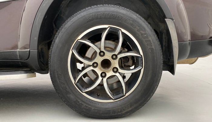 2016 Mahindra XUV500 W6 4X2, Diesel, Manual, 46,515 km, Left Rear Wheel
