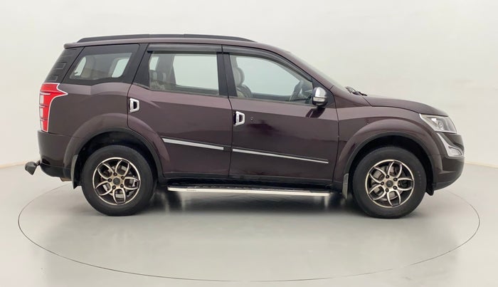 2016 Mahindra XUV500 W6 4X2, Diesel, Manual, 46,515 km, Right Side View