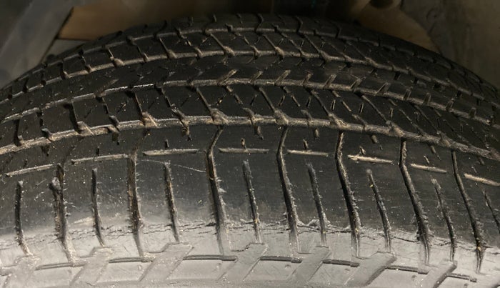 2016 Mahindra XUV500 W6 4X2, Diesel, Manual, 46,515 km, Left Front Tyre Tread