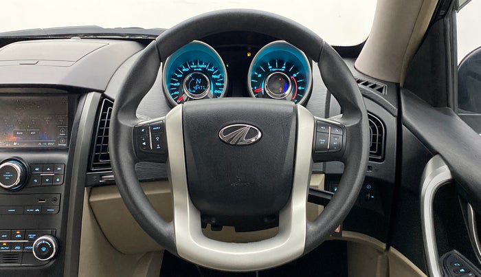 2016 Mahindra XUV500 W6 4X2, Diesel, Manual, 46,515 km, Steering Wheel Close Up