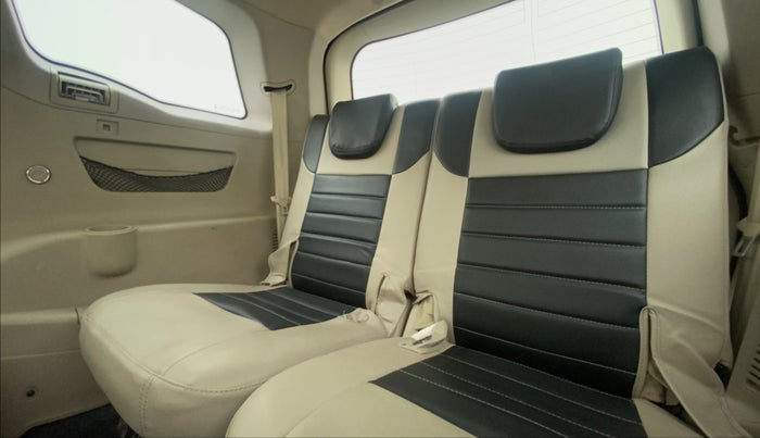 2016 Mahindra XUV500 W6 4X2, Diesel, Manual, 46,515 km, Third Seat Row ( optional )