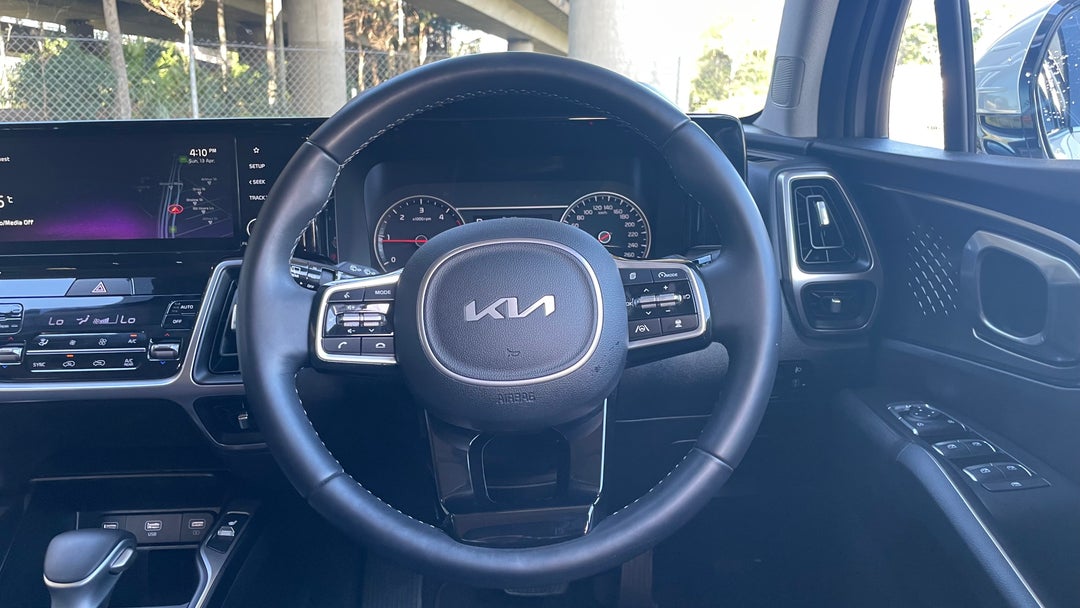 2022 Kia Sorento Sport+ 7 Seat, Automatic, 14473 km, Steering Wheel Close-up