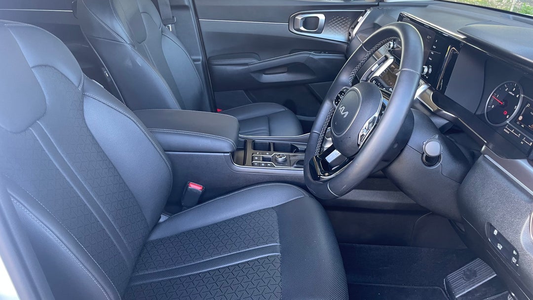 2022 Kia Sorento Sport+ 7 Seat, Automatic, 14473 km, Right Side Front Door Cabin View