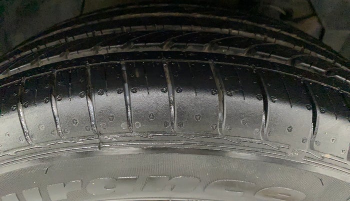 2016 Maruti Vitara Brezza VDI, Diesel, Manual, 71,822 km, Right Front Tyre Tread