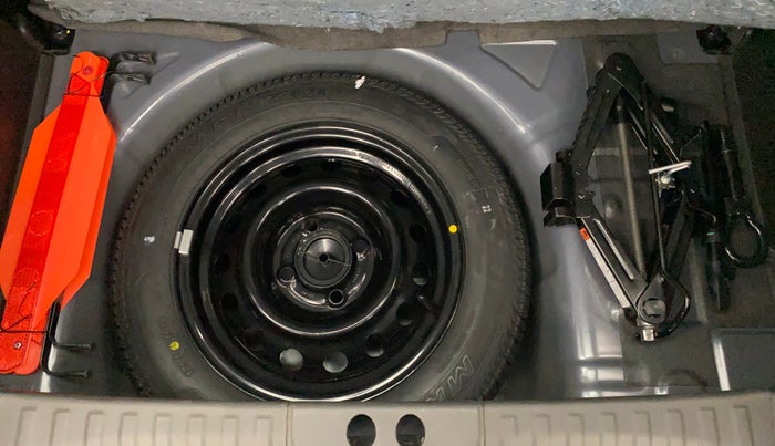 2017 Ford New Figo 1.2 TITANIUM, Petrol, Manual, 26,465 km, Spare Tyre