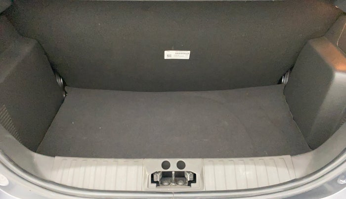 2017 Ford New Figo 1.2 TITANIUM, Petrol, Manual, 26,465 km, Boot Inside