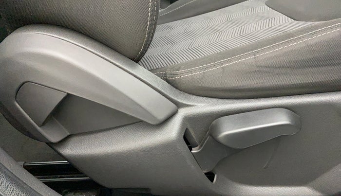 2017 Ford New Figo 1.2 TITANIUM, Petrol, Manual, 26,465 km, Driver Side Adjustment Panel