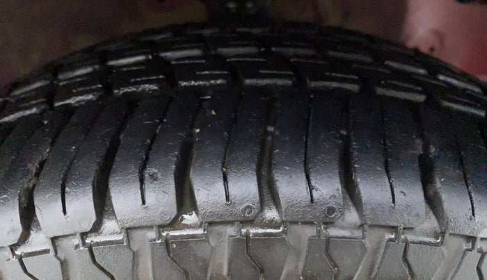 2018 Hyundai Eon MAGNA PLUS, Petrol, Manual, 13,145 km, Right Front Tyre Tread