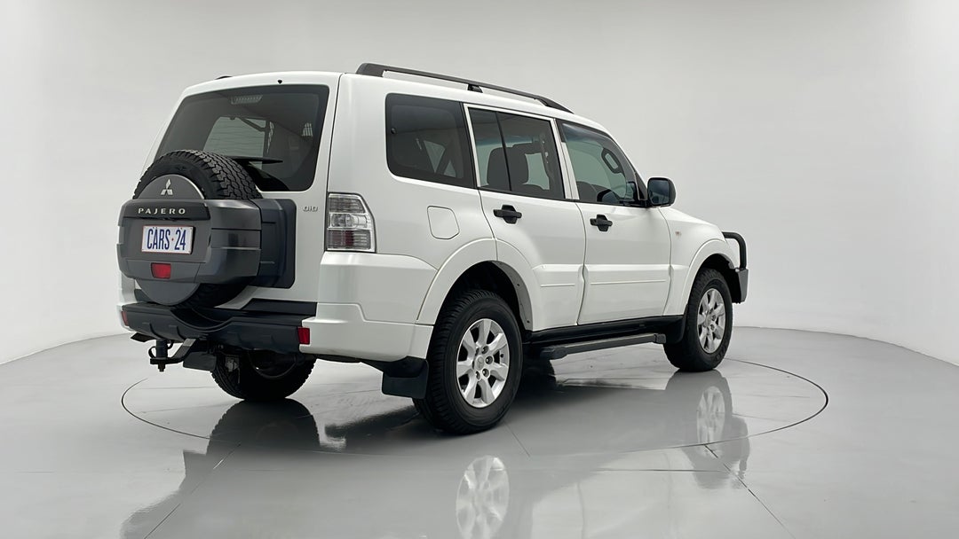 Right Back Diagonal (45- Degree) View