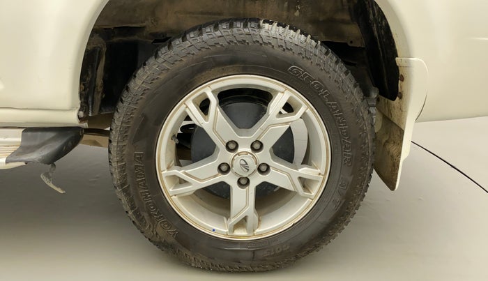 2017 Mahindra Scorpio S4 PLUS 1.99 INTELLI-HYBRID, Diesel, Manual, 84,213 km, Left Rear Wheel