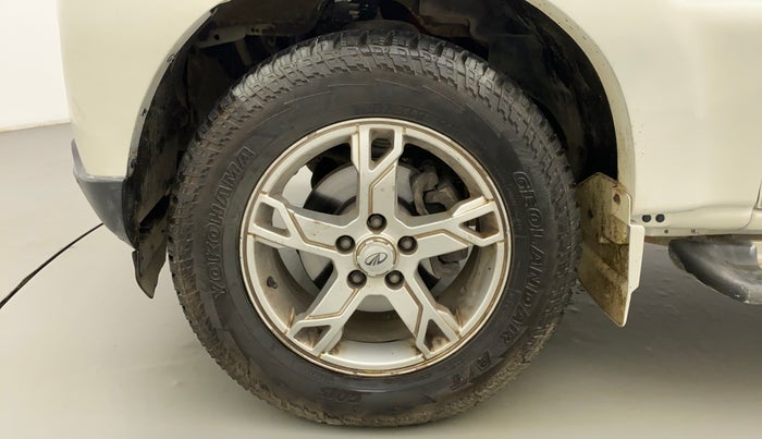 2017 Mahindra Scorpio S4 PLUS 1.99 INTELLI-HYBRID, Diesel, Manual, 84,213 km, Left Front Wheel
