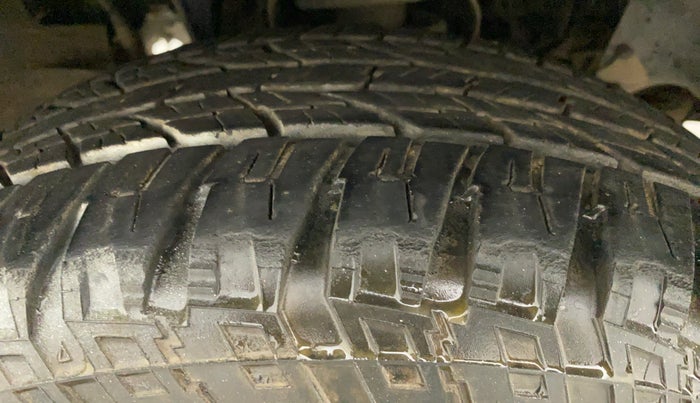 2017 Mahindra Scorpio S4 PLUS 1.99 INTELLI-HYBRID, Diesel, Manual, 84,213 km, Left Front Tyre Tread