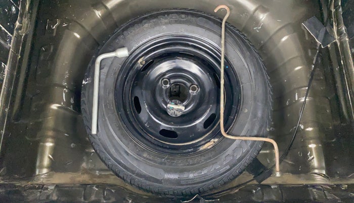 2016 Renault Kwid RXT, Petrol, Manual, 62,752 km, Spare Tyre