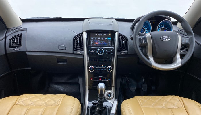 2018 Mahindra XUV500 W7 FWD, Diesel, Manual, 29,409 km, Dashboard