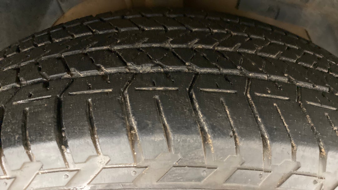 Right Front Tyre Tread