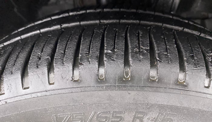 2016 Honda City V MT PETROL, Petrol, Manual, 63,017 km, Right Front Tyre Tread