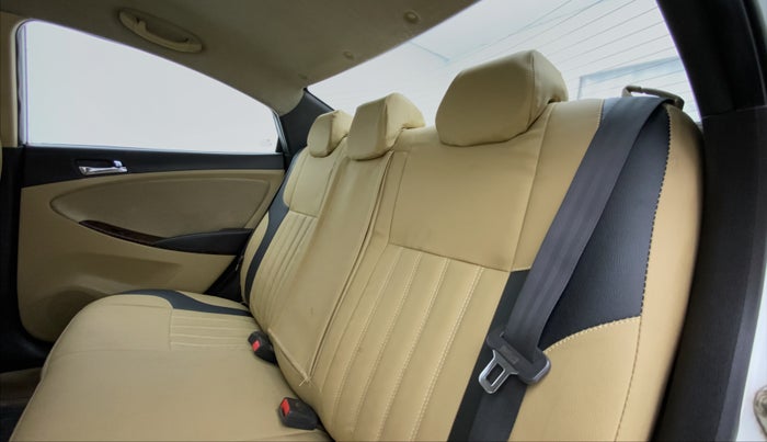 2012 Hyundai Verna FLUIDIC 1.6 SX CRDI, Diesel, Manual, 2,34,287 km, Right Side Rear Door Cabin