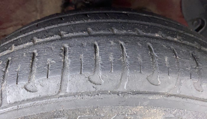 2014 Hyundai Xcent S 1.2 OPT, Petrol, Manual, 38,447 km, Right Front Tyre Tread