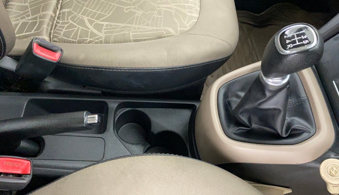 2014 Hyundai Xcent S 1.2 OPT, Petrol, Manual, 38,447 km, Gear Lever
