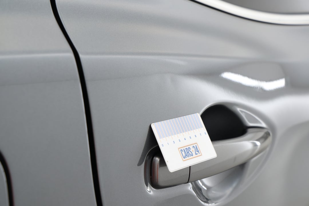 2018 Nissan Qashqai St-l, Automatic, 92838 km, Doors Rear RHS Dent