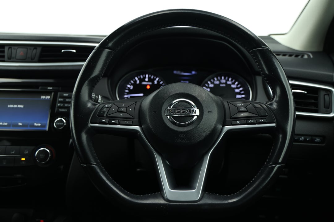 2018 Nissan Qashqai St-l, Automatic, 92838 km, Steering Wheel Close-up