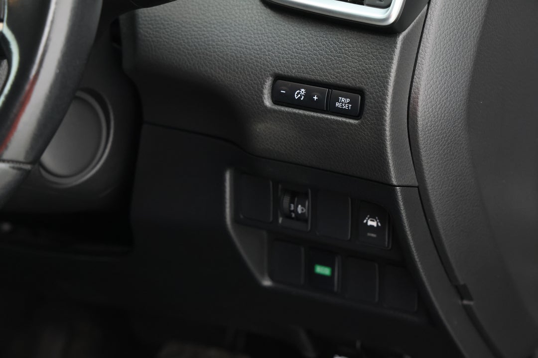 2018 Nissan Qashqai St-l, Automatic, 92838 km, Utility Switches/Buttons