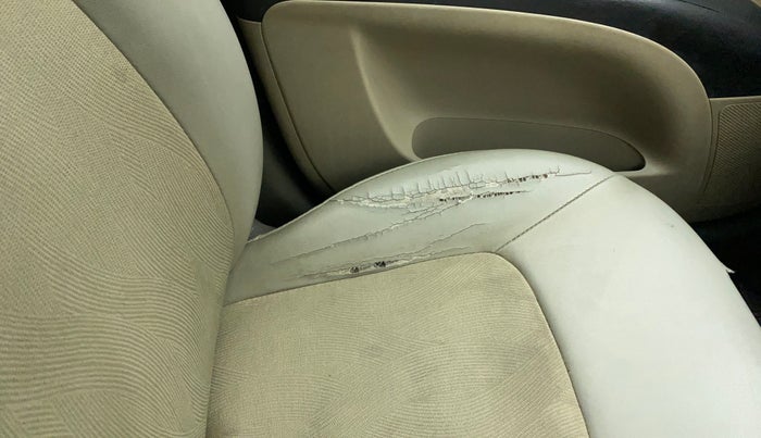 2012 Hyundai i10 MAGNA 1.1, Petrol, Manual, 57,481 km, Front left seat (passenger seat) - Cover slightly torn