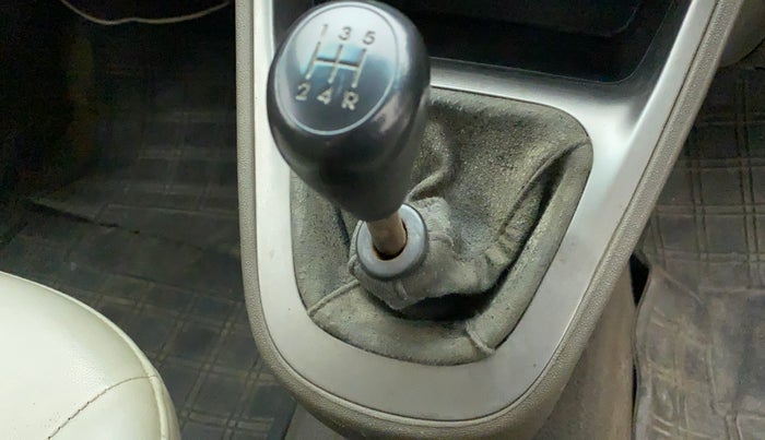 2012 Hyundai i10 MAGNA 1.1, Petrol, Manual, 57,481 km, Gear lever - Boot cover slightly torn