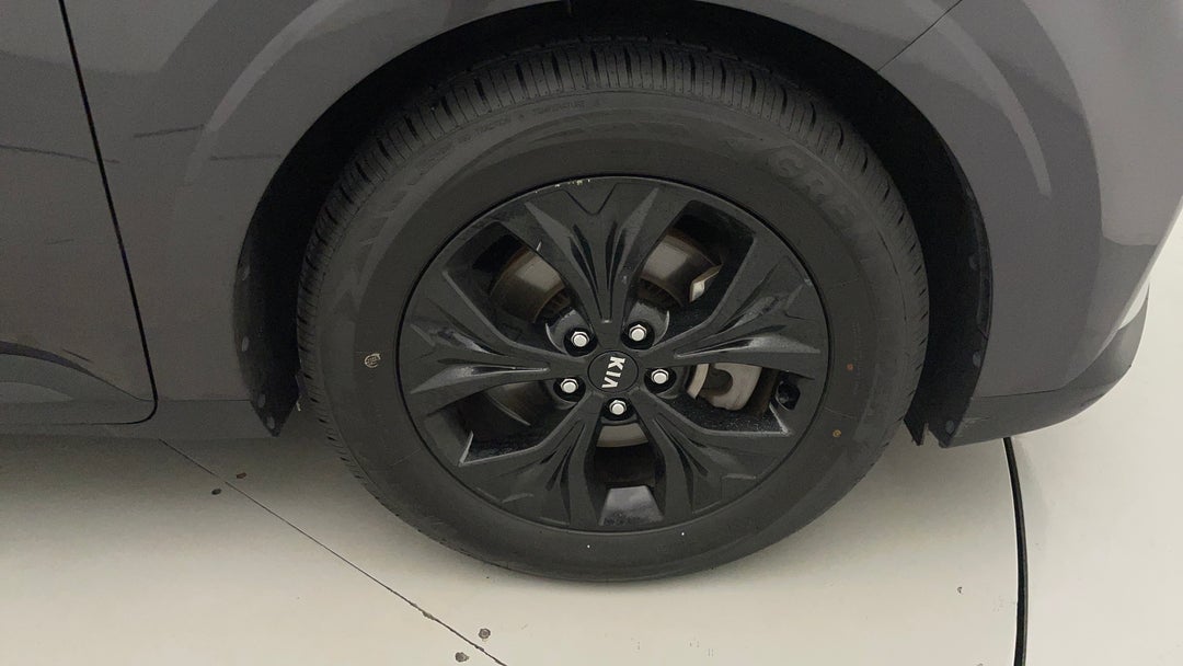 2021 Kia Carnival Si, Automatic, 62428 km, Right Front Wheel