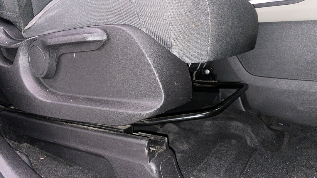 2021 Kia Carnival Si, Automatic, 62428 km, Drivers Side Adjustment Panel