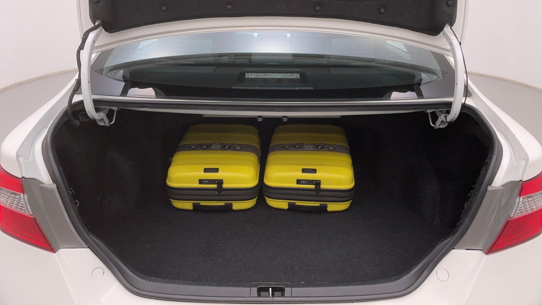 2017 Toyota Aurion Sportivo, Automatic, 157189 km, Boot Inside View with Luggage