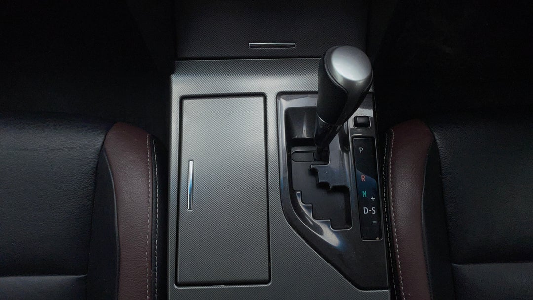 2017 Toyota Aurion Sportivo, Automatic, 157189 km, Gear Lever 