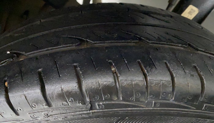 2018 Maruti Alto 800 LXI, Petrol, Manual, 12,341 km, Left Rear Tyre Tread