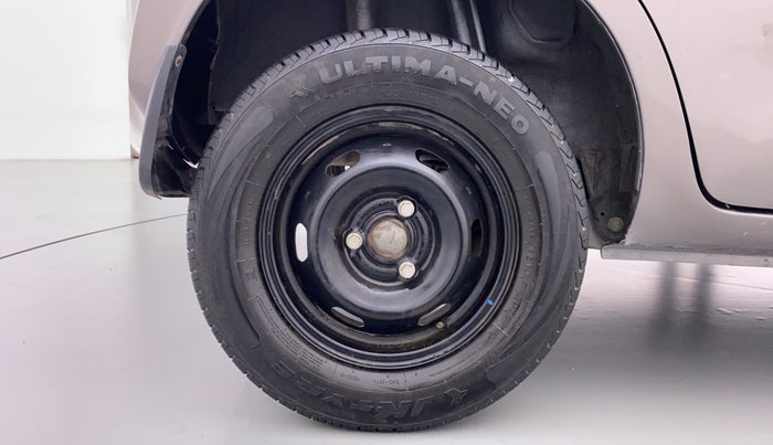 2017 Datsun Redi Go T (O), Petrol, Manual, 41,744 km, Right Rear Wheel
