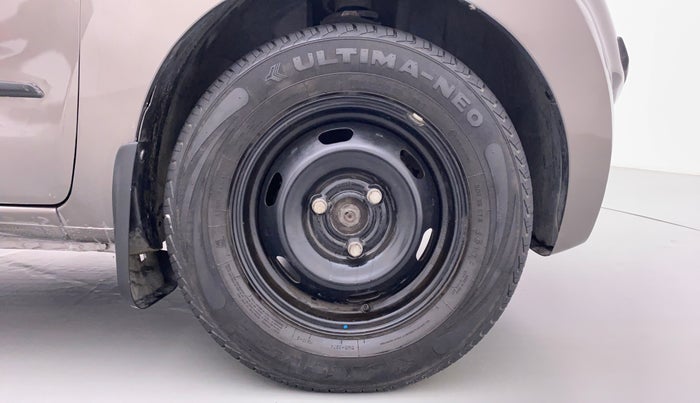 2017 Datsun Redi Go T (O), Petrol, Manual, 41,744 km, Right Front Wheel