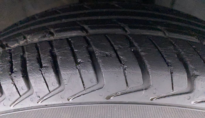 2017 Datsun Redi Go T (O), Petrol, Manual, 41,744 km, Right Front Tyre Tread