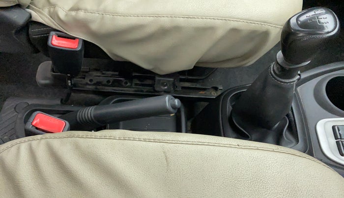 2017 Datsun Redi Go T (O), Petrol, Manual, 41,744 km, Gear Lever