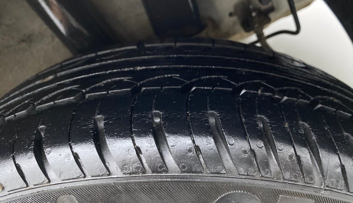 2015 Hyundai Grand i10 MAGNA 1.2 KAPPA VTVT, Petrol, Manual, 89,539 km, Left Rear Tyre Tread