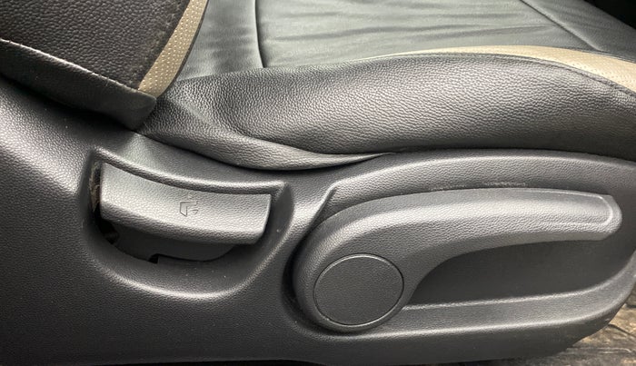 2018 Hyundai Elite i20 SPORTZ 1.2, Petrol, Manual, 34,841 km, Driver Side Adjustment Panel
