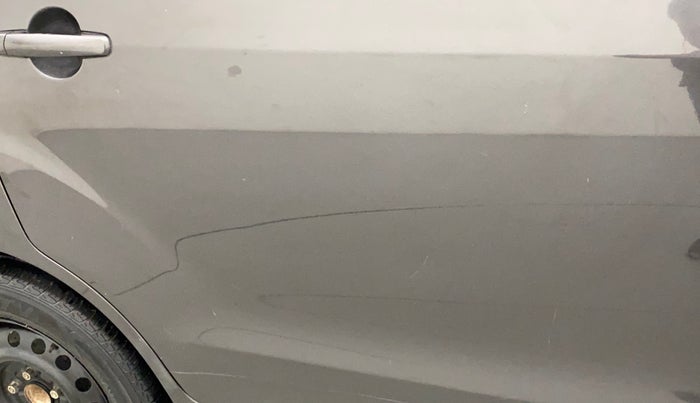 2016 Maruti Ertiga VXI ABS, Petrol, Manual, 38,683 km, Right rear door - Minor scratches