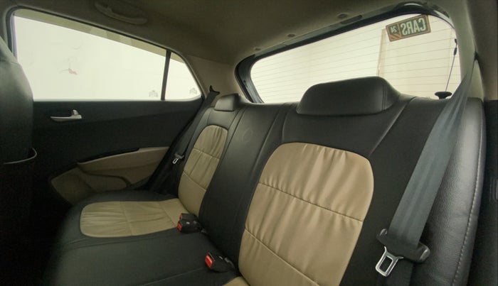 2016 Hyundai Grand i10 SPORTZ 1.2 KAPPA VTVT, Petrol, Manual, 59,809 km, Right Side Rear Door Cabin