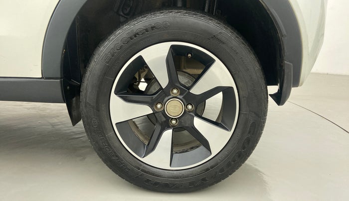 2018 Tata NEXON XZA + 1.2 PETROL A/T, Petrol, Automatic, 23,324 km, Left Rear Wheel