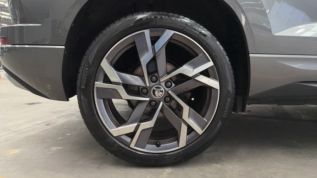 2022 SKODA Karoq Sportline (4x4) 140tsi, Automatic, 38050 km, Right Rear Wheel