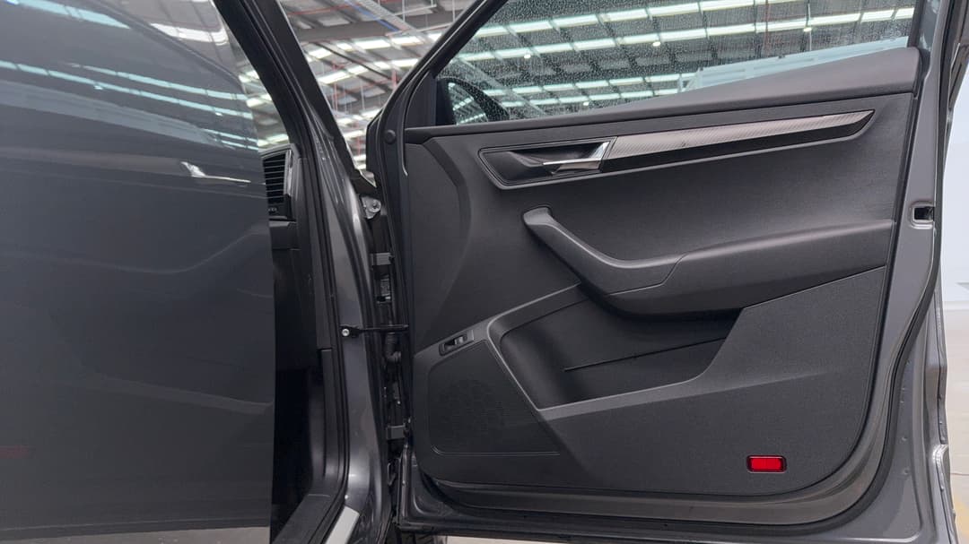 2022 SKODA Karoq Sportline (4x4) 140tsi, Automatic, 38050 km, Speaker View