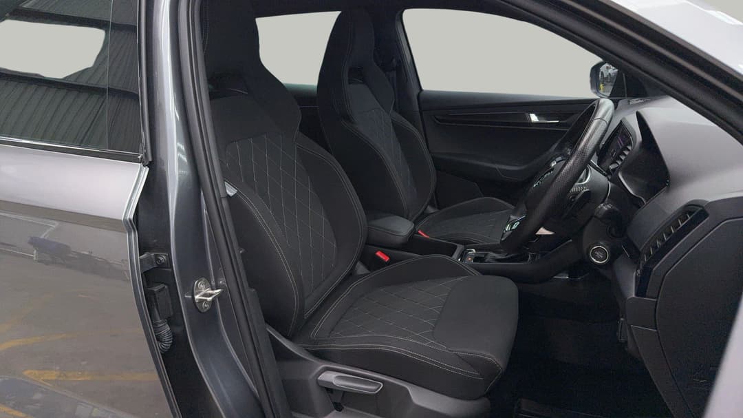 2022 SKODA Karoq Sportline (4x4) 140tsi, Automatic, 38050 km, Right Side Front Door Cabin View