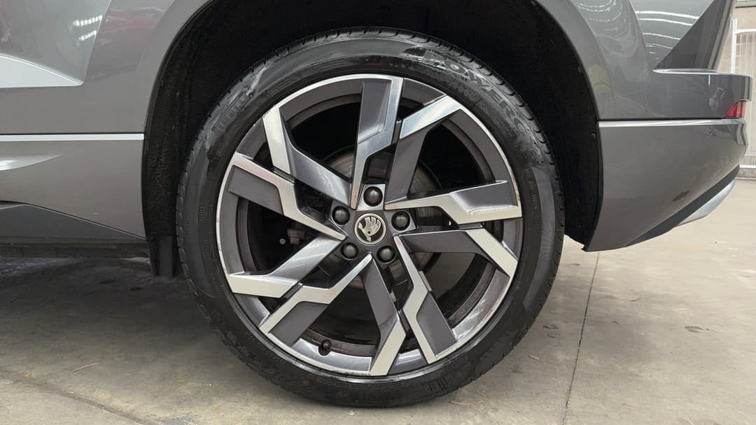 2022 SKODA Karoq Sportline (4x4) 140tsi, Automatic, 38050 km, Left Rear Wheel