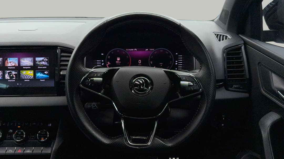 2022 SKODA Karoq Sportline (4x4) 140tsi, Automatic, 38050 km, Steering Wheel Close-up