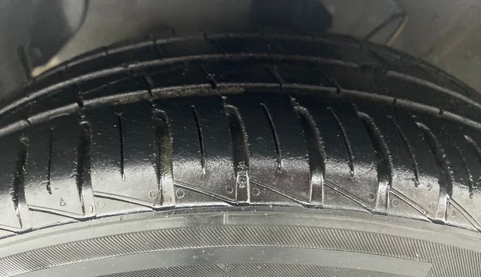 2019 Hyundai GRAND I10 NIOS SPORTZ PETROL, Petrol, Manual, 19,575 km, Left Front Tyre Tread