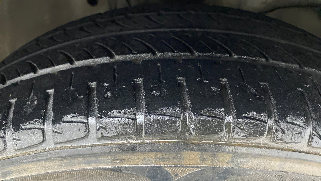 Right Front Tyre Tread