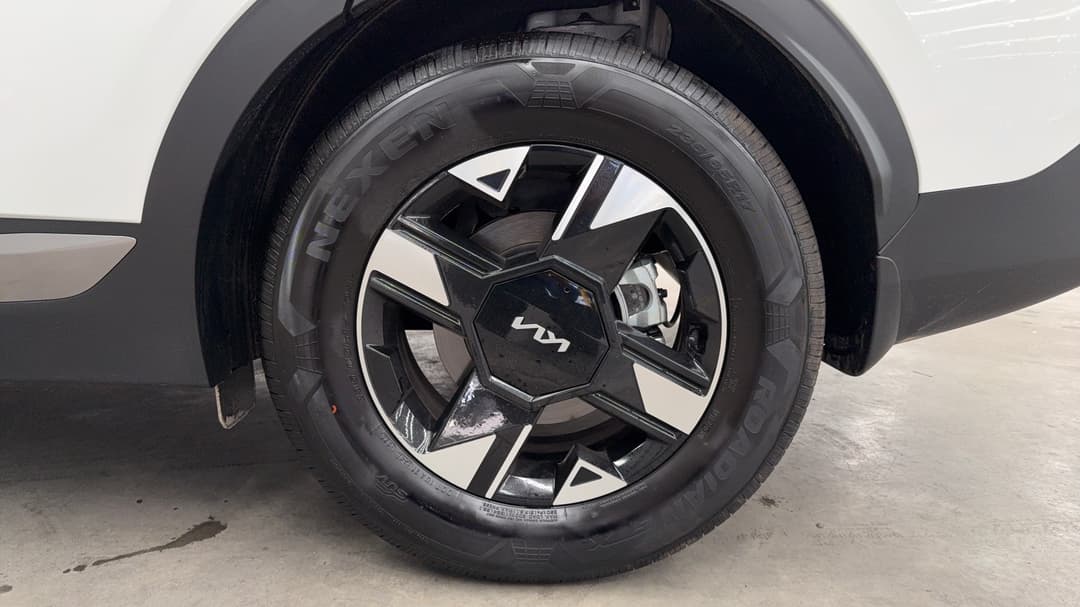 2025 Kia Sportage S (FWD), Automatic, 5491 km, Left Rear Wheel